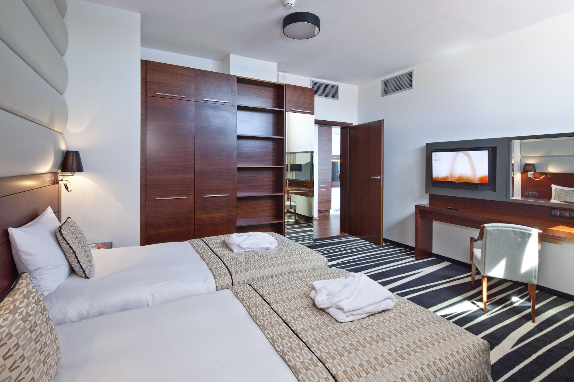 Hotel Mikolajki Leisure & Spa - Destigo Hotels Exterior foto A room at the hotel