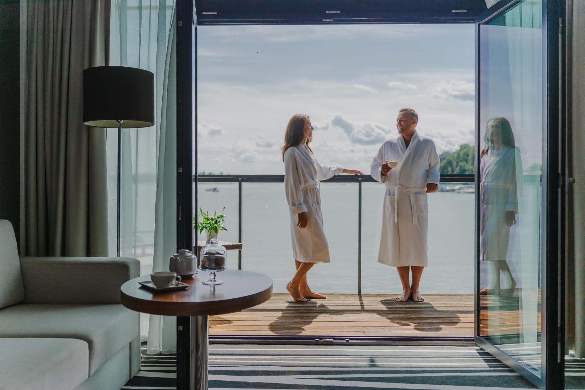 Hotel Mikolajki Leisure & Spa - Destigo Hotels Exterior foto A view of the Alps from the hotel